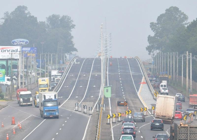 Viaduto na BR 116 ser&aacute; liberado no domingo