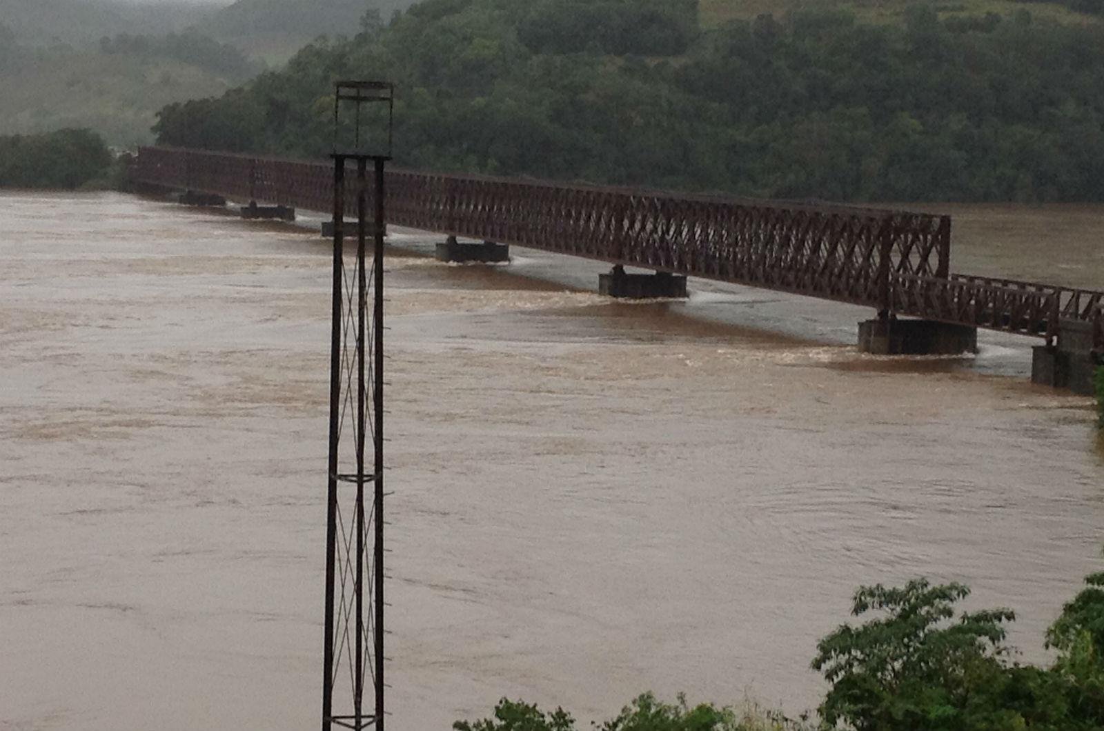 Chega a 11 n&uacute;mero de pontos interrompidos em fun&ccedil;&atilde;o da chuva no RS
