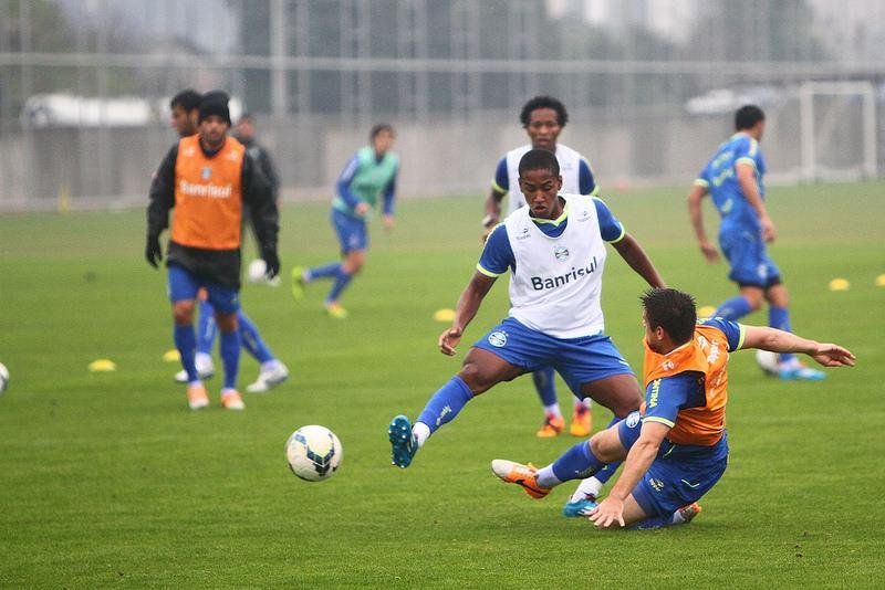 Matheus Biteco jogar&aacute; contra Maring&aacute; e Londrina