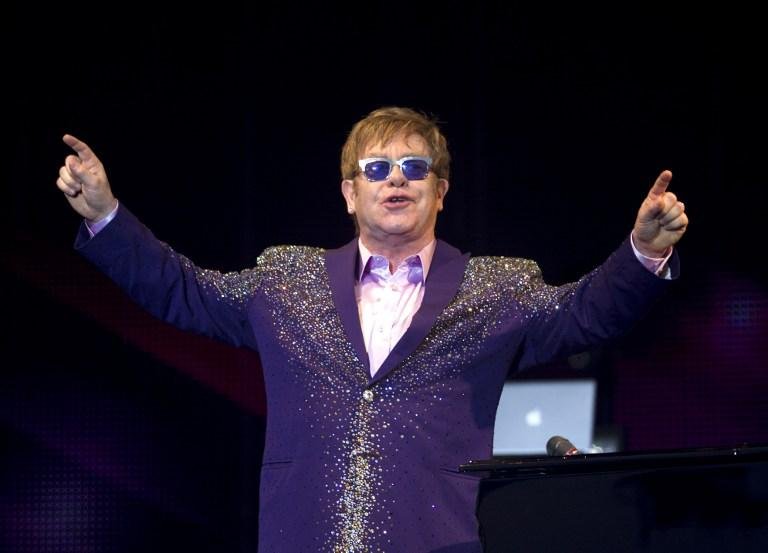 Elton John elogia papa Francisco