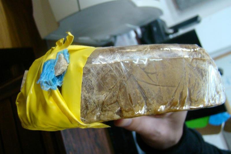 Entre as apreens&otilde;es estavam dois tijolos de crack e sete de maconha, pesando quase 4,5 Kg 