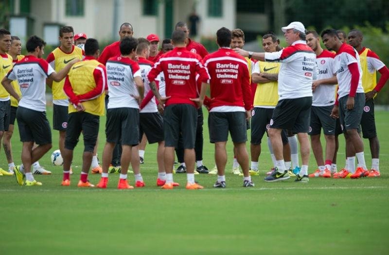 Inter de Abel Braga ter&aacute; primeiro teste na intertemporada