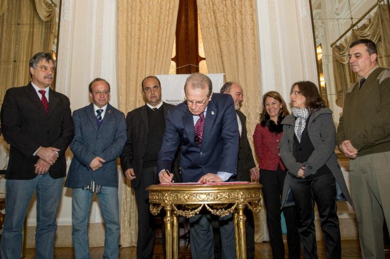 Governador assina a Lei Kiss no Piratini