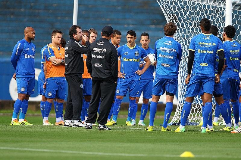 Gr&ecirc;mio testa mudan&ccedil;as em amistoso contra Maring&aacute; 