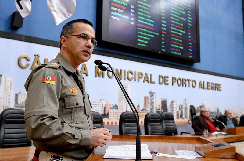 Comandante dos bombeiros garantiu que desvincula&ccedil;&atilde;o da BM ser&aacute; feita "sem m&aacute;goas"
