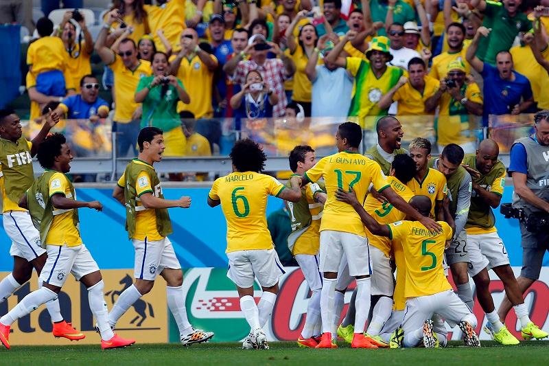 Brasil enfrentar&aacute; Col&ocirc;mbia pela primeira vez em Copas