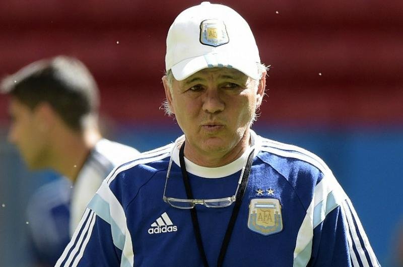 Treinador da Argentina n&atilde;o definiu os 11 titulares
