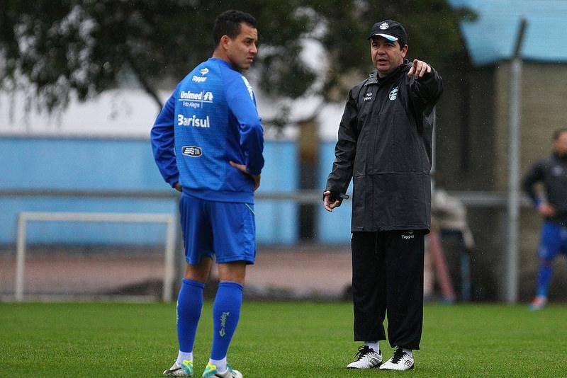 Enderson Moreira trabalhou taticamente e mudou em quatro posi&ccedil;&otilde;es
