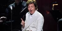 Paul McCartney faz primeiro show após ser hospitalizado no Japão