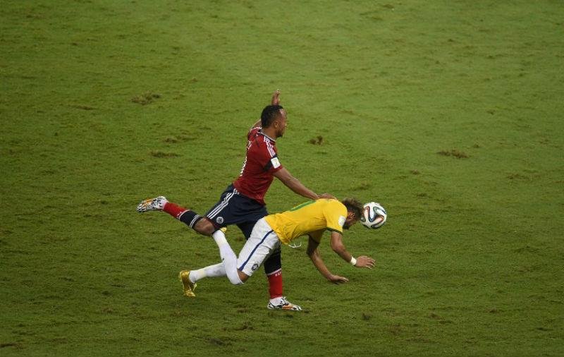 Zu&ntilde;iga n&atilde;o ser&aacute; punido por lance que lesionou Neymar