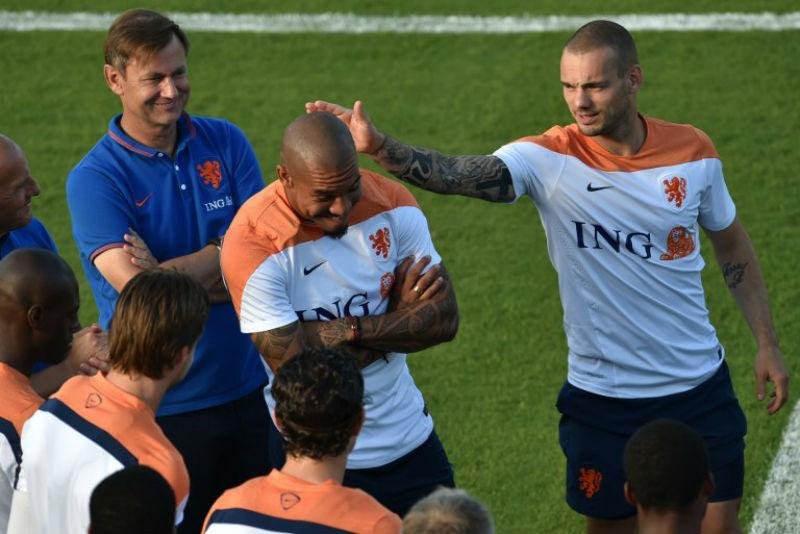 Clima descontra&iacute;do no treino da Holanda