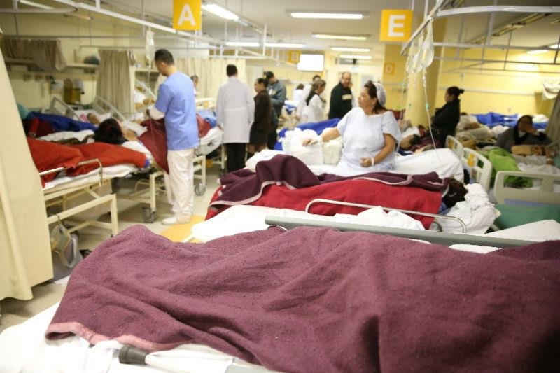 Hospital de Porto Alegre opera com quase triplo da capacidade