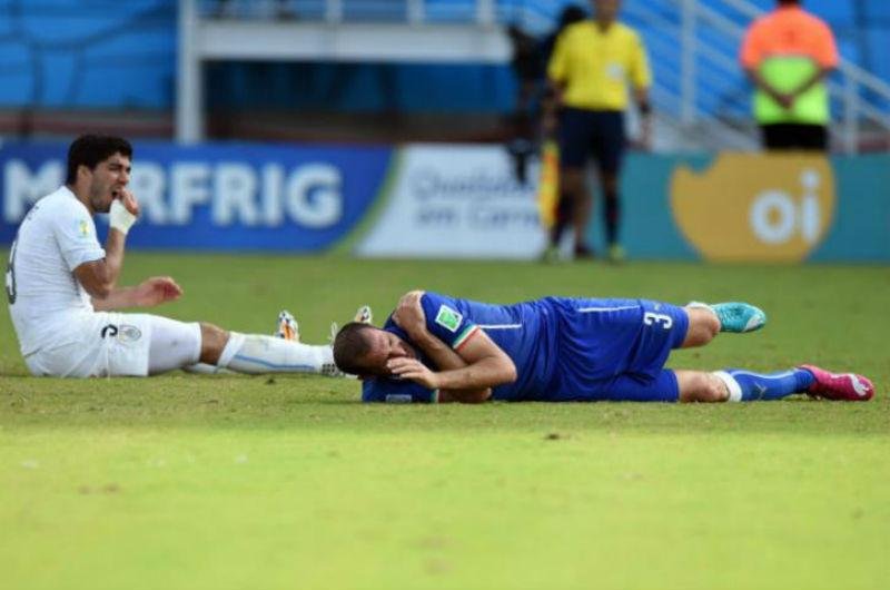 Suspen&ccedil;&atilde;o ocorreu ap&oacute;s mordida no italiano Giorgio Chiellini