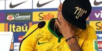 Neymar chorou ao lembrar que poderia ficar em uma cadeira de rodas