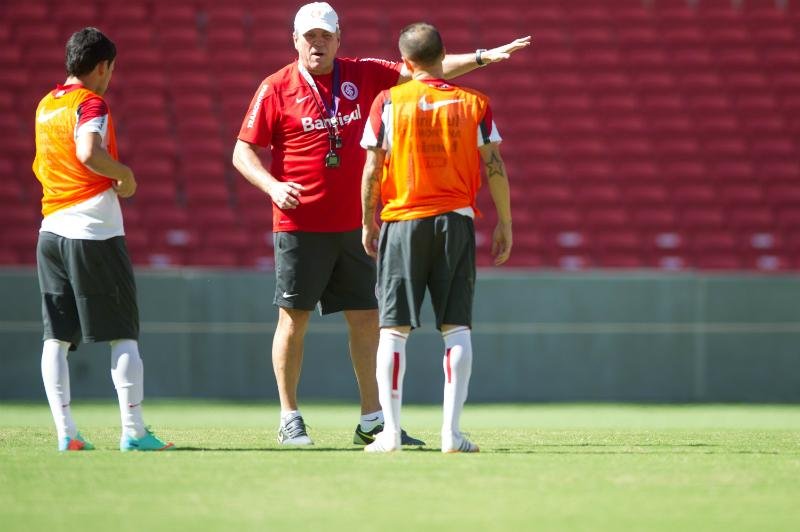 Time titular perdeu jogo-treino neste s&aacute;bado por 1 a 0 para o Novo Hamburgo 