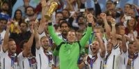 Neuer divide prêmio de melhor goleiro da Copa com o time