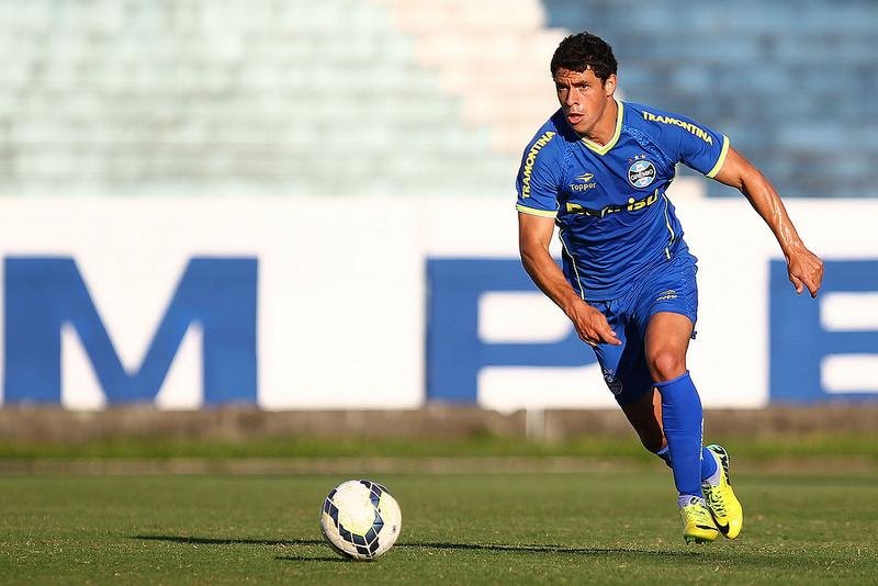 Giuliano est&aacute; liberado para estrear pelo Gr&ecirc;mio