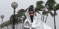 Tufão deixa um morto e milhares de refugiados nas Filipinas