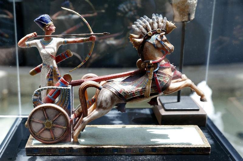 R&eacute;plicas e originais de pe&ccedil;as integram a exposi&ccedil;&atilde;o 