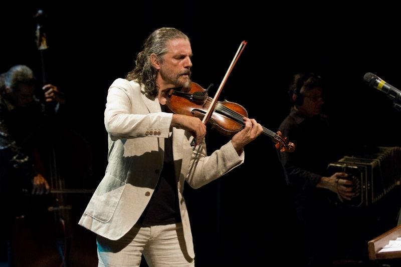 Concerto com Hique Gomez apresenta releituras musicais para o tango 