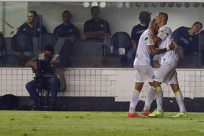 Santos vence e frustra estreia de Gareca no Palmeiras