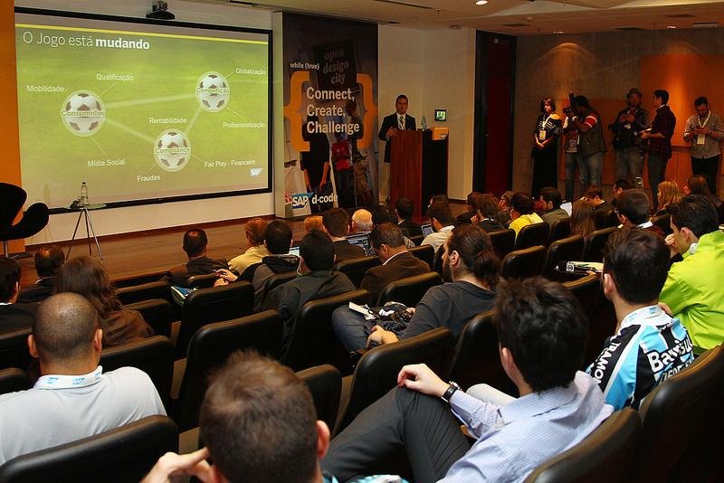 Gr&ecirc;mio sela parceria tecnol&oacute;gica para aprimorar desempenho de atletas