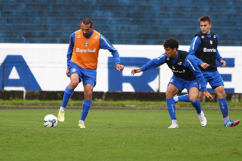 T&eacute;cnico promoveu continuidade de Barcos no ataque para jogo contra Figueirense 