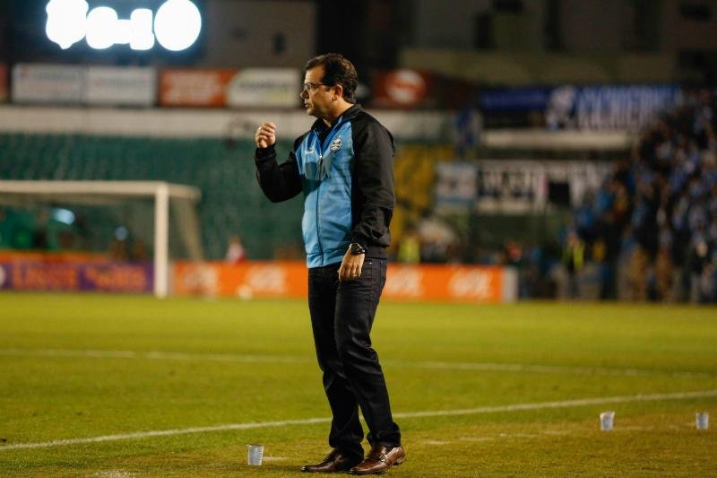Com resultado, Gr&ecirc;mio volta ao G4 provisoriamente