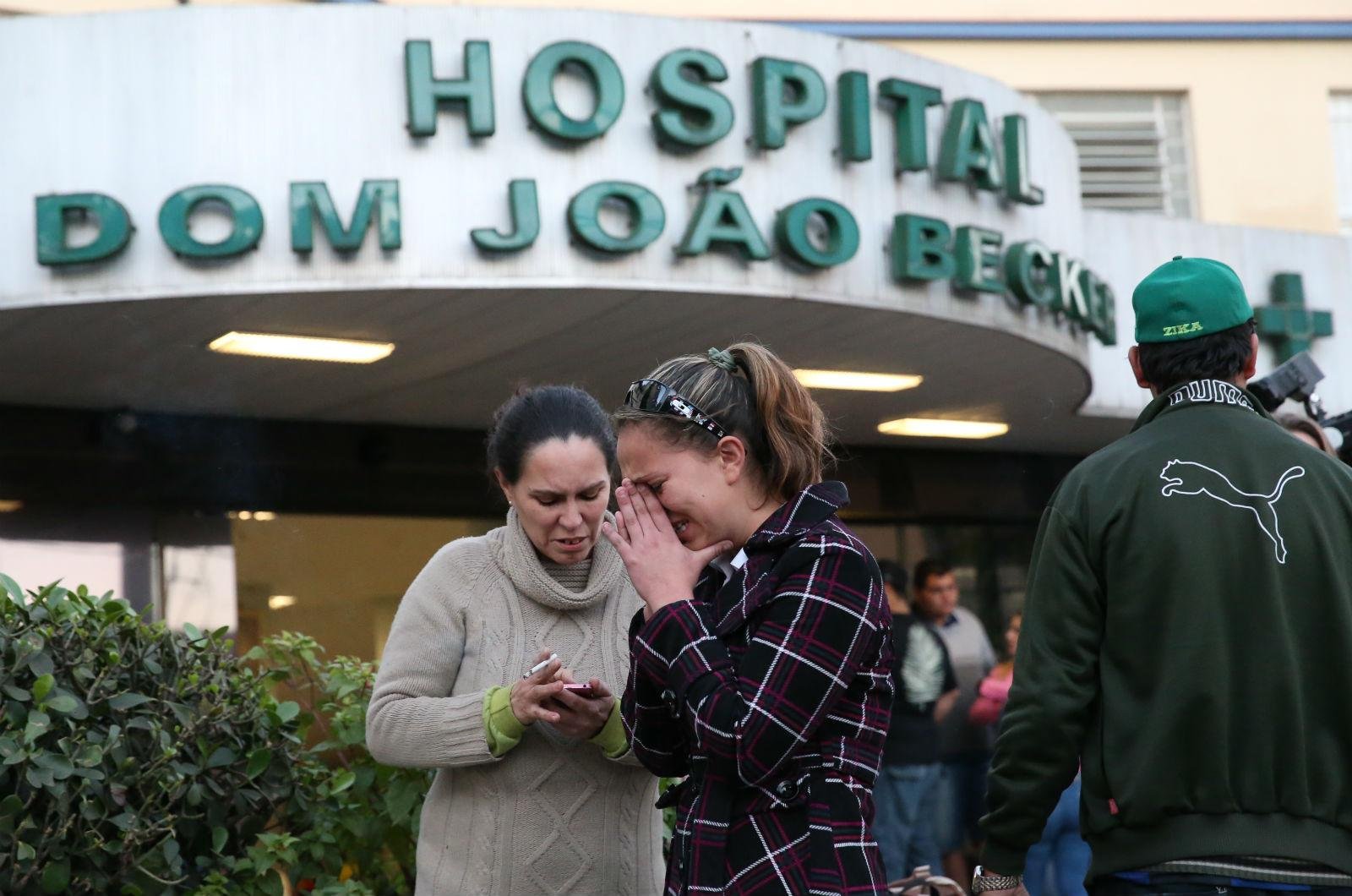 Crian&ccedil;a estava em &ocirc;nibus que caiu em barranco ap&oacute;s colis&atilde;o com carro