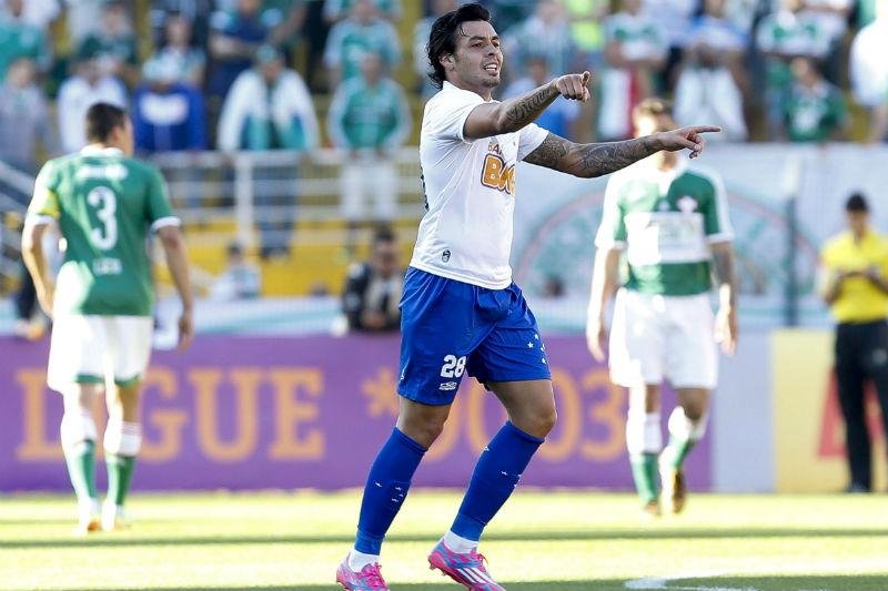 Cruzeiro bate o Palmeiras e amplia lideran&ccedil;a