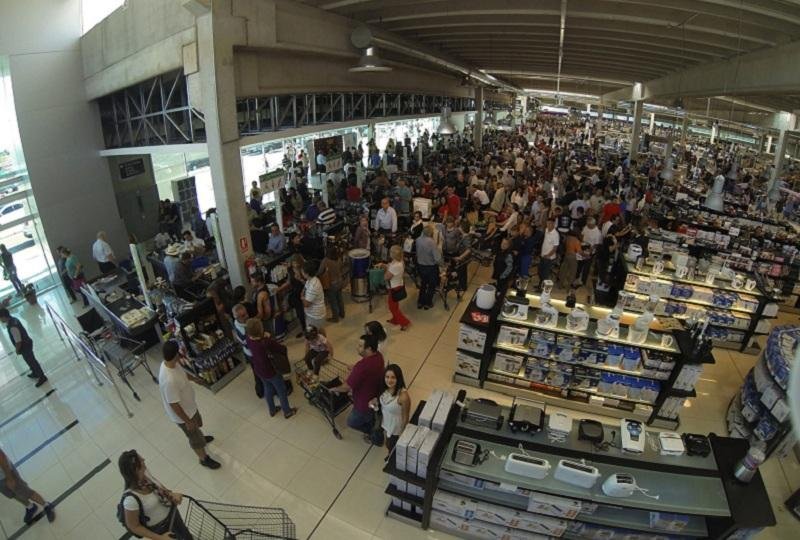 Isen&ccedil;&atilde;o fica em compras at&eacute; 150 d&oacute;lares em freeshops