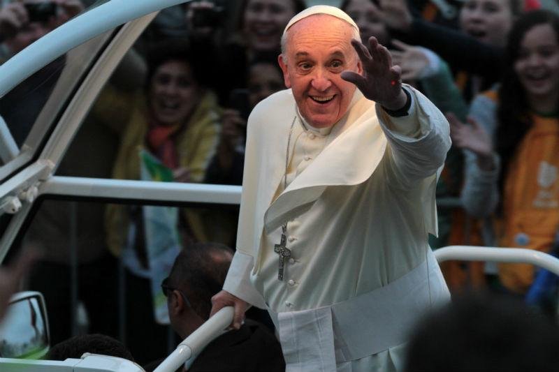 Papa Francisco recebeu camisa de D&acute;Alessandro na passagem pelo Rio de Janeiro