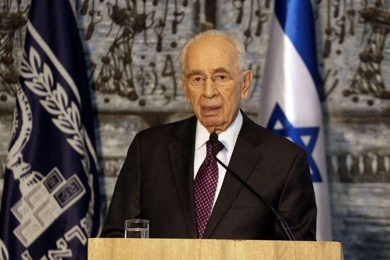 Shimon Peres deixa fun&ccedil;&otilde;es em plena guerra