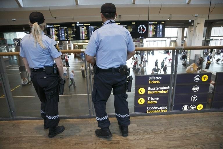 Pol&iacute;cia indicou que revisar&aacute; at&eacute; nova ordem a identidade de todos os viajantes que entrarem no pa&iacute;s