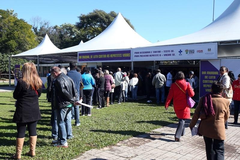 Vacina&ccedil;&atilde;o para hepatite B &eacute; destinada a adultos e crian&ccedil;as a partir dos 9 anos