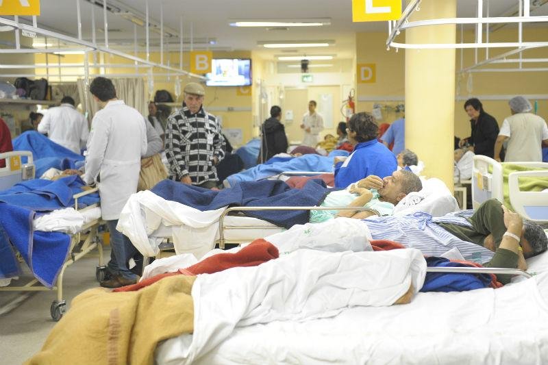 Emerg&ecirc;ncias seguem lotadas
