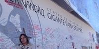 Fernanda Costa aproveitou passagem pelo CT para visitar o memorial no Beira-Rio