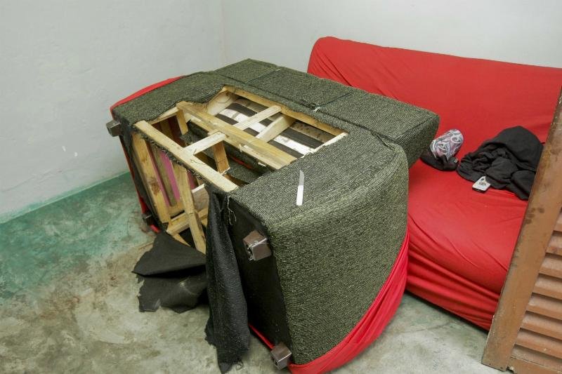 Corpo da crian&ccedil;a foi encontrado dentro de sof&aacute; na casa dos tios