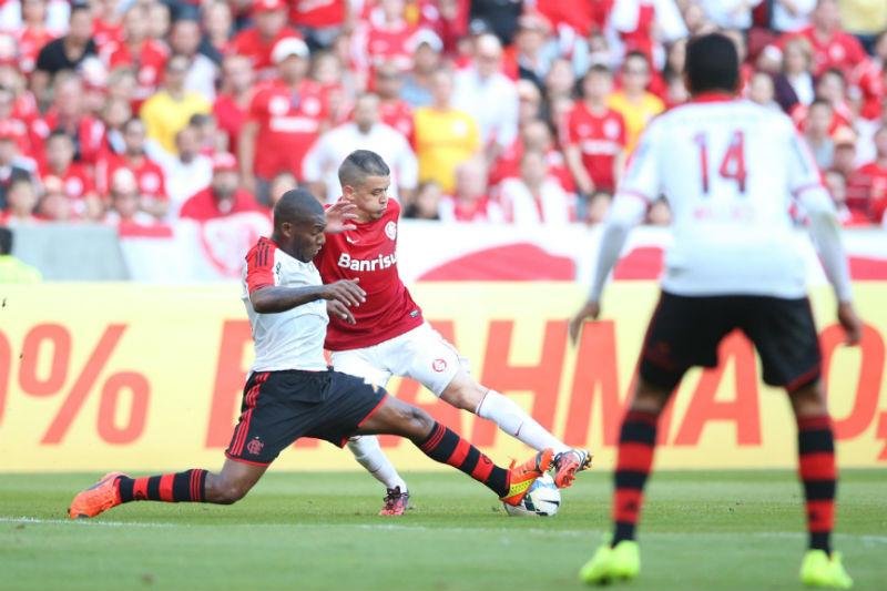 Inter e Flamengo s&atilde;o denunciados por agress&atilde;o a Andr&eacute; Santos