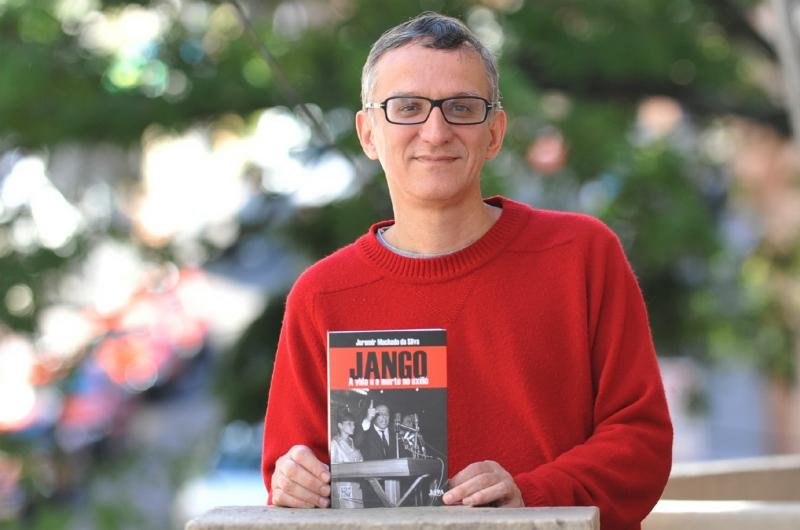 Entre os vencedores, o jornalista Juremir Machado da Silva venceu pelo livro Jango