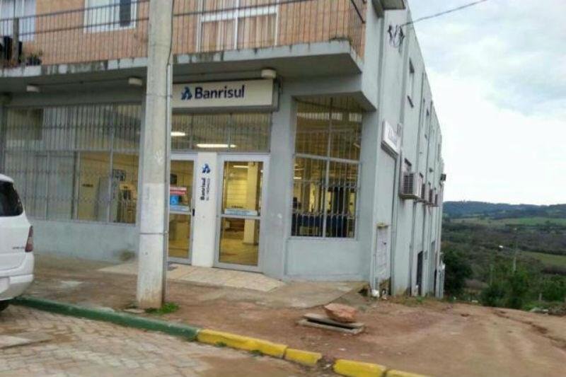 Ag&ecirc;ncia banc&aacute;ria atacada em Amaral Ferrador n&atilde;o tinha c&acirc;meras de seguran&ccedil;a