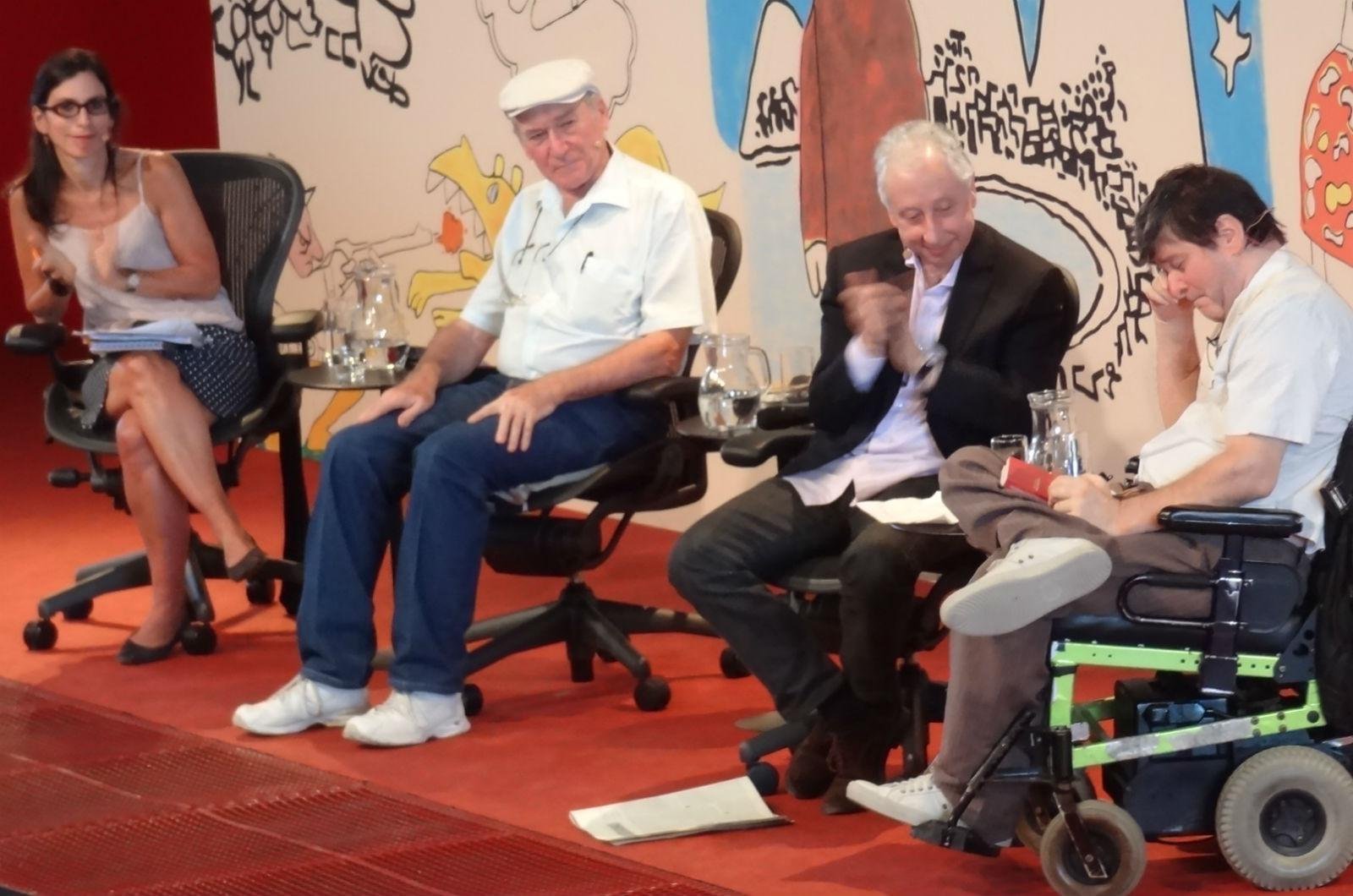 Mesa reuniu Marcelo Rubens Paiva, Bernardo Kucinski e Persio Arida
