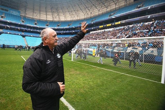 Felip&atilde;o come&ccedil;a trabalho e busca remobiliza&ccedil;&atilde;o no Gr&ecirc;mio 
