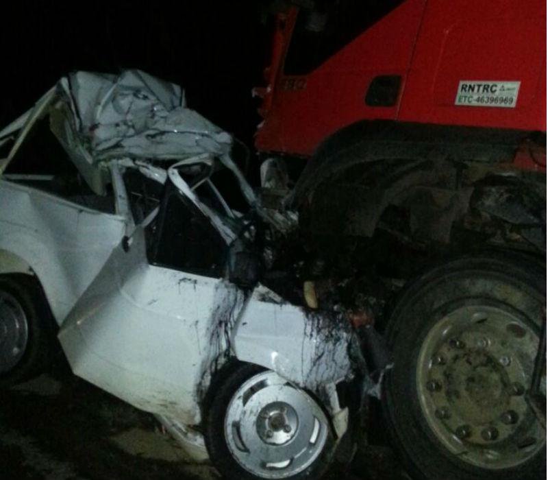 Colis&atilde;o entre carro e caminh&atilde;o deixa dois mortos no Sul do RS