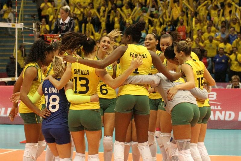 Com grande virada no 2&ordm; set, Brasil vence R&uacute;ssia no Grand Prix