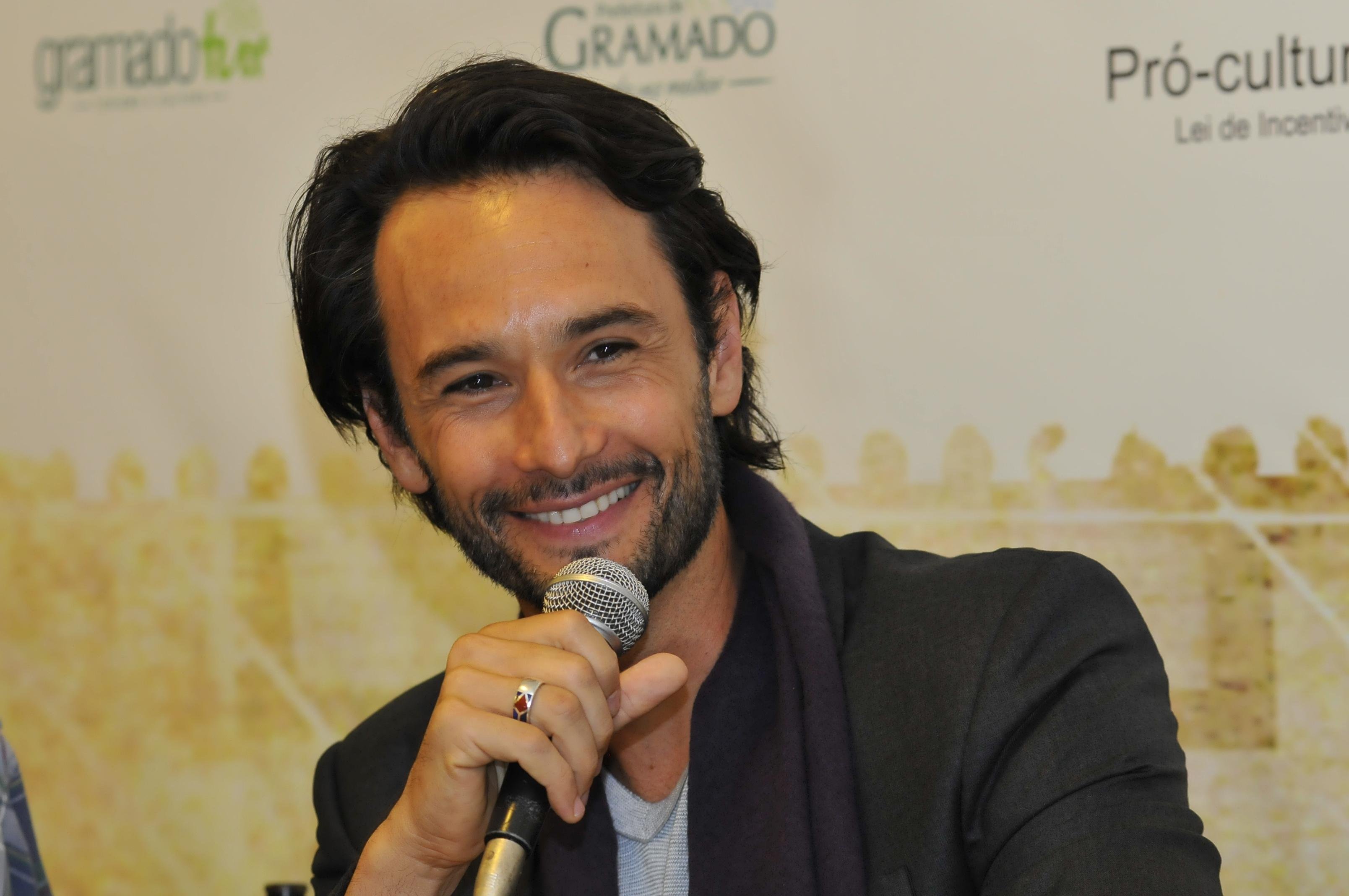 Rodrigo Santoro recebe trof&eacute;u Cidade de Gramado