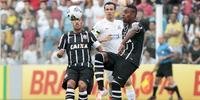 Corinthians segue na cola do Cruzeiro
