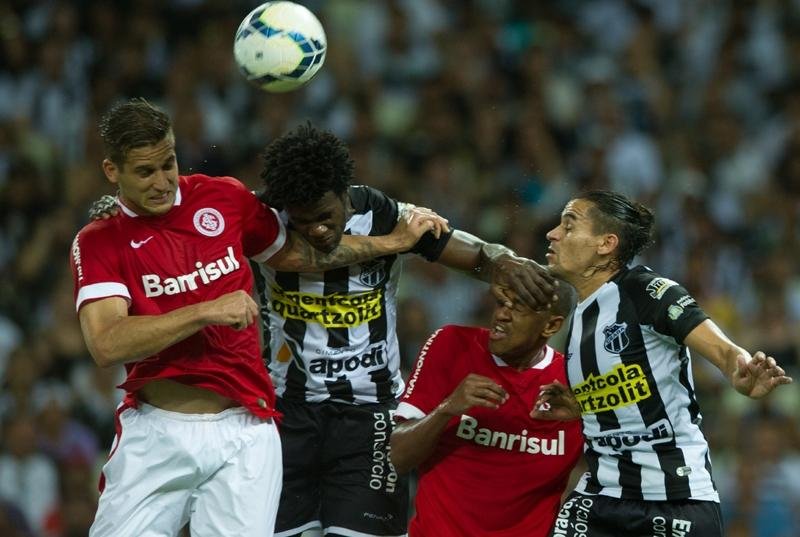 Rafael Moura deu o passe para o gol de Vald&iacute;via