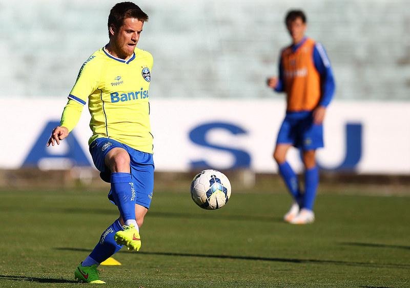 Ramiro n&atilde;o escolhe posi&ccedil;&atilde;o para jogar no Gr&ecirc;mio