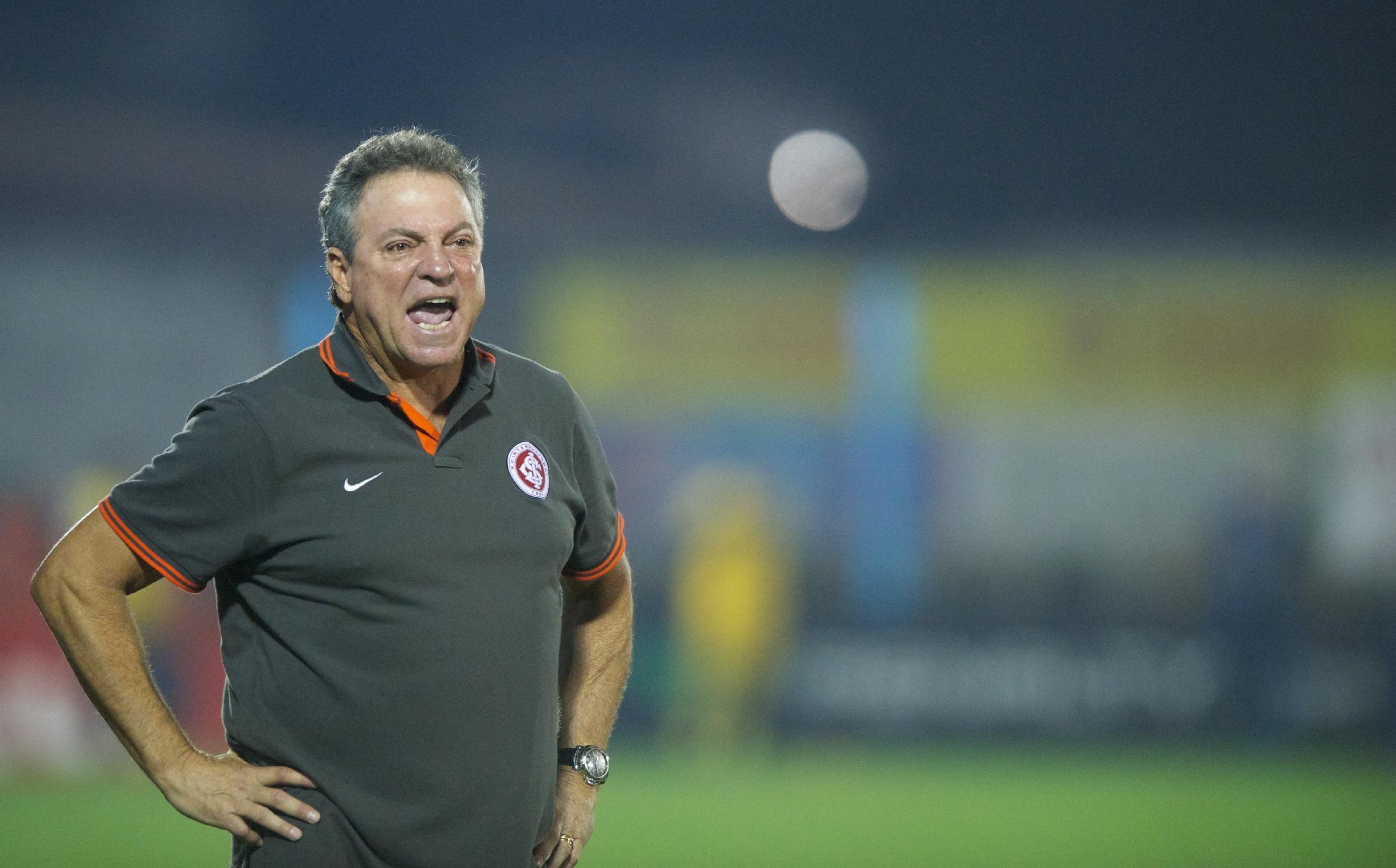 Inter do t&eacute;cnico Abel Braga encara o Bahia